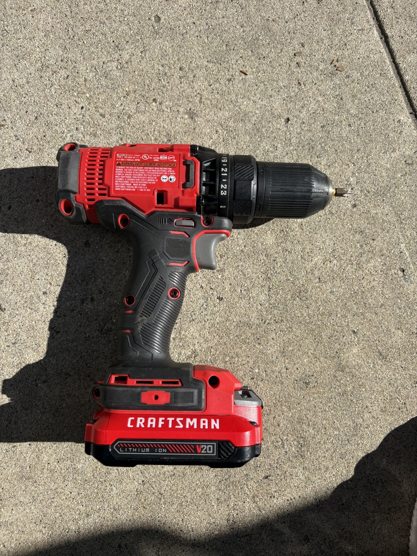 CRAFTSMAN V20 1/2-in 20-volt max Variable Speed Cordless Hammer Drill ( 1 -Batteries and Charger Included )