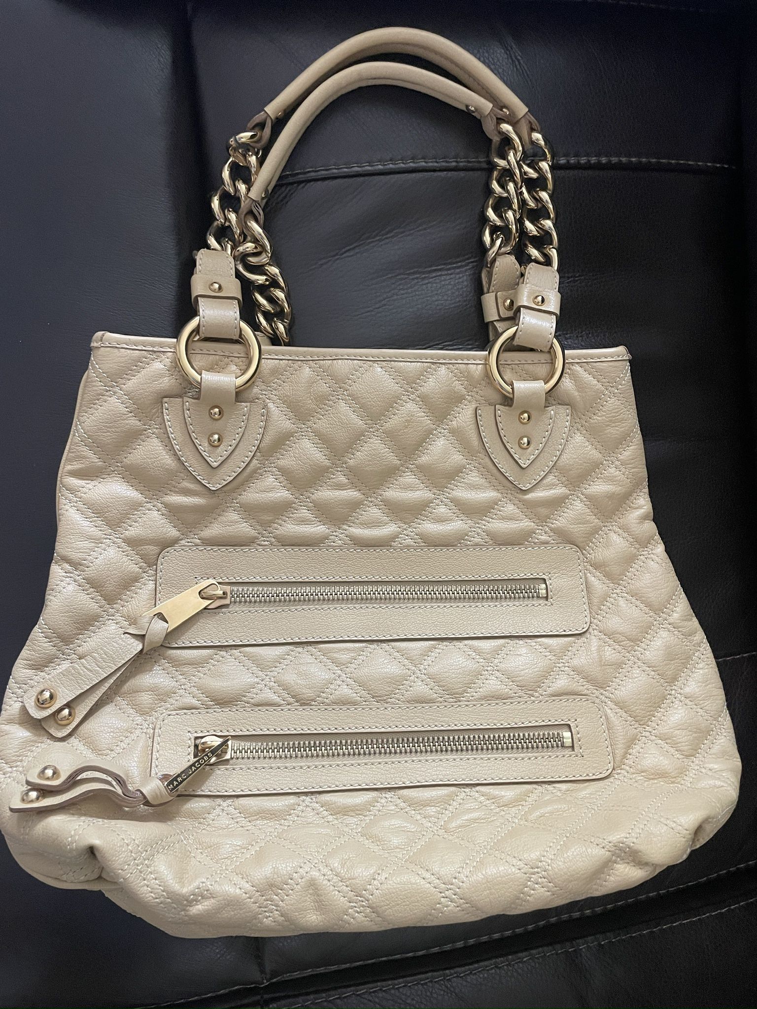 The Marc Jacobs Ivory Leather Quilted Classic Leather Zipper Tote Bag