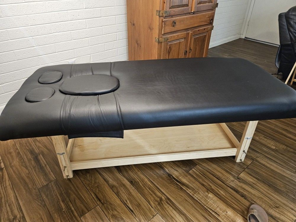 PREGNANCY MASSAGE TABLE