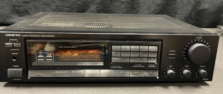 ONKYO Quartz Synthesized Tuner Amplifier TX-811