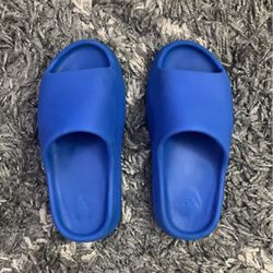 Adidas Yeezy Slides ‘Azure’ Men’s Size 9