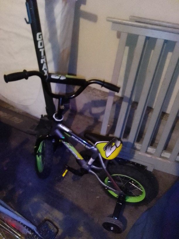 Small Kid Bike With Training Wheels Included 