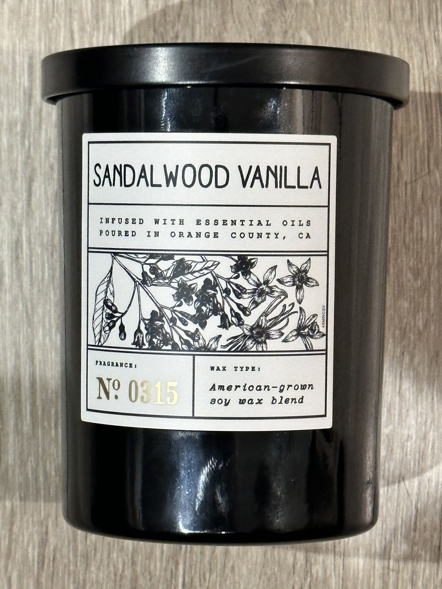 Leoben Co. Sandalwood Vanilla Candle