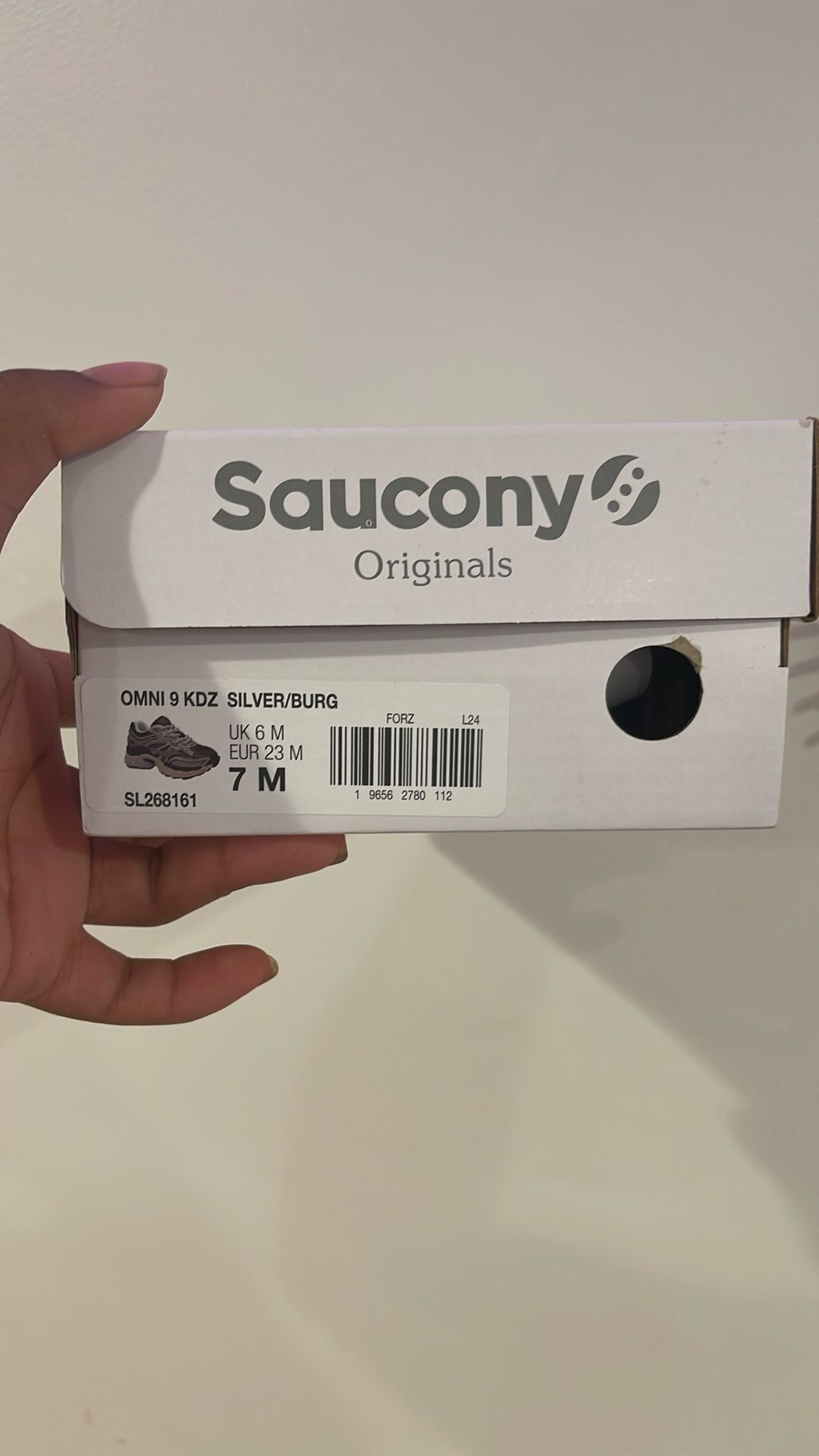 saucony silver burgundy size 7Y