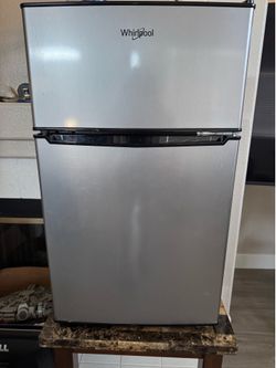 Whirlpool mini fridge