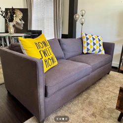 Pull Out Bed / Couch 
