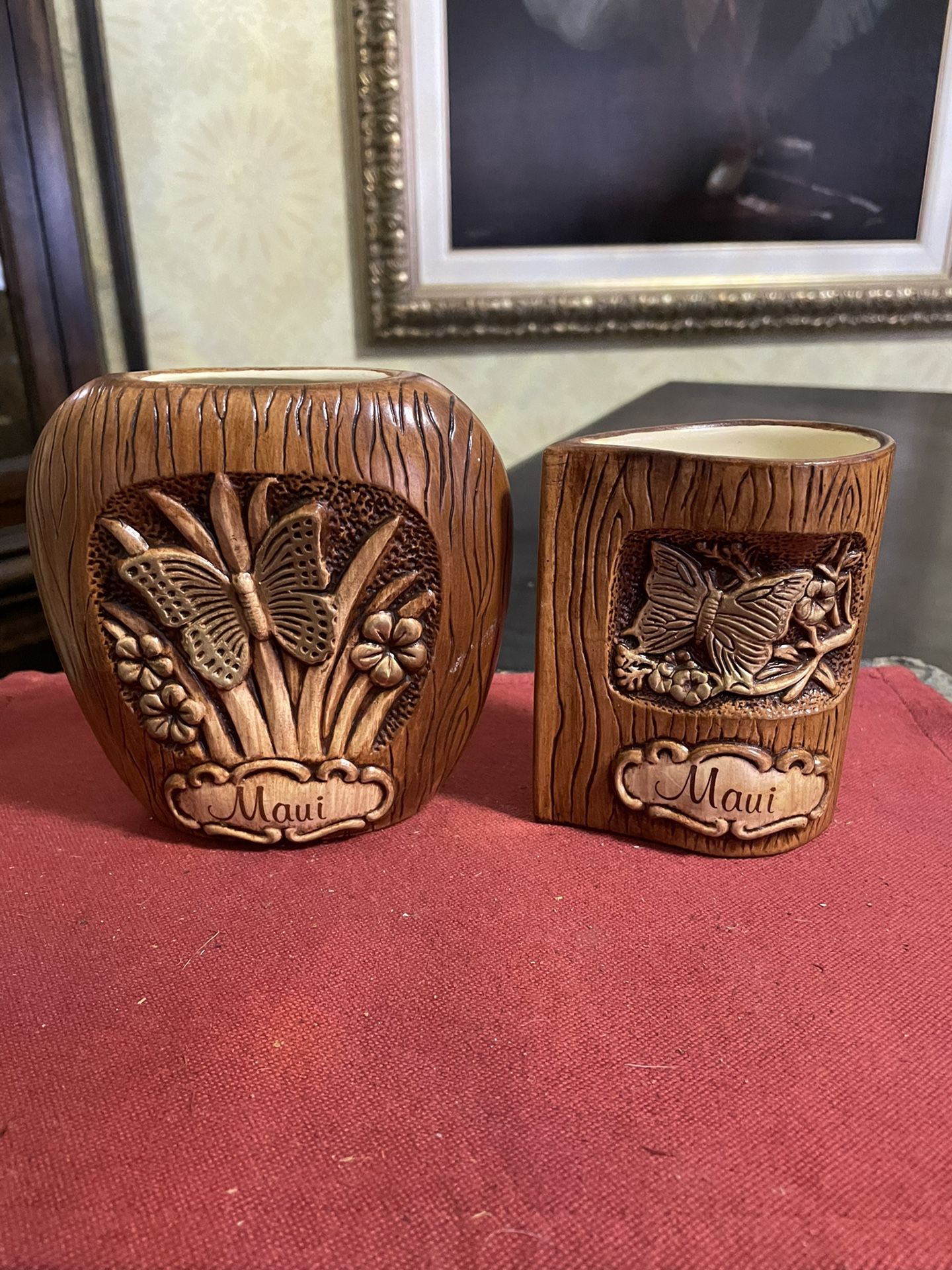 Vintage Treasure Craft Hawaii Maui Ceramic Butterfly And Flower Motif Vase/Desk