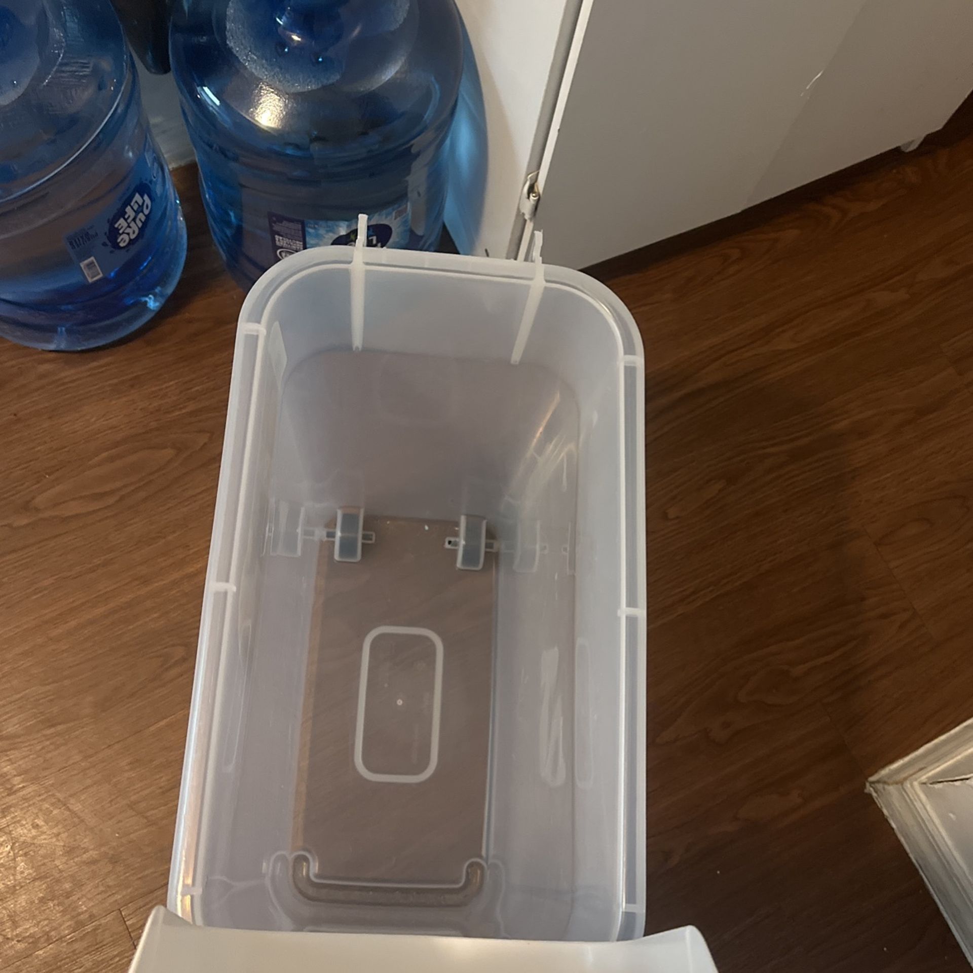 Pets Food Storage