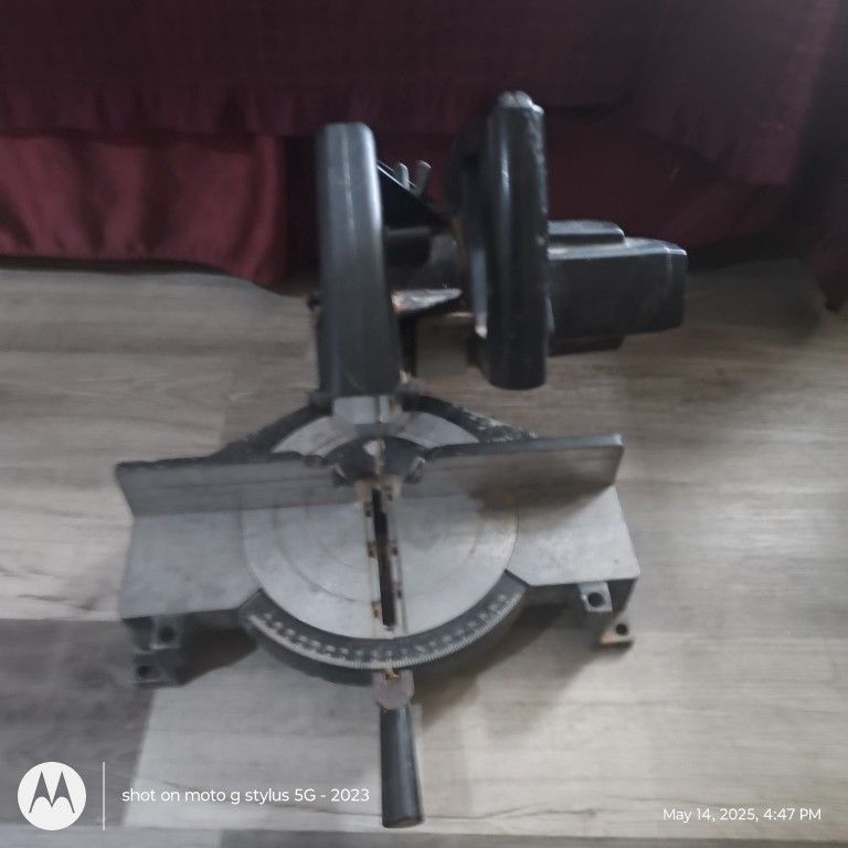 Black N Decker Saw