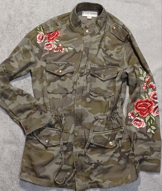 Women's Size XSmall Know Rose Camo Lkngbsleeve Button Up Jacket Coat Light Weight