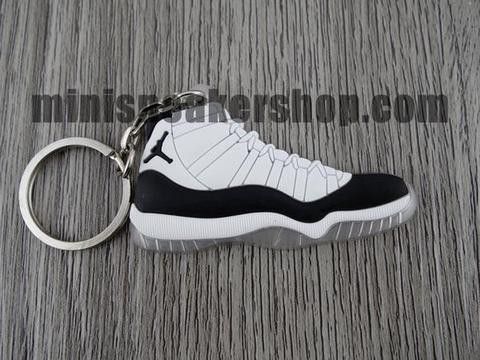 FLAT SILICON SNEAKER KEYCHAIN JORDAN 11 - CONCORD