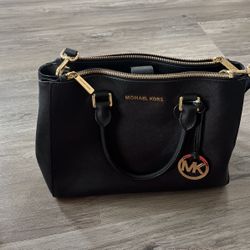 Black MICHAEL  KORS BAG 