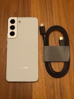 Galaxy S22 | 256GB | Unlocked (Any Carrier)