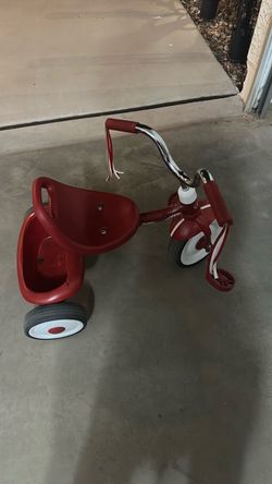 Radio Flyer Kids Red tricycle