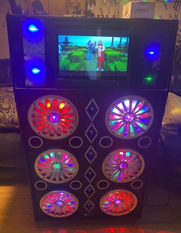 Bocina Con Bluetooth Con Pantalla 