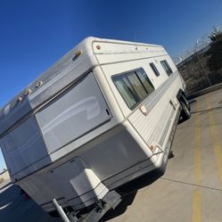 1983 Holid Rv trailer
