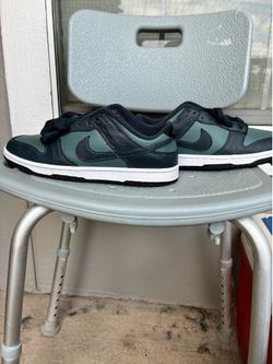 2022 Nike dunk low mineral slate and armory navy