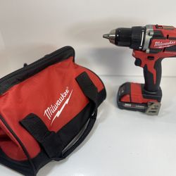 Milwaukee 2801-21P M18 18-Volt Lithium-Ion Compact Brushless Cordless 1/2 in. Drill/Driver Kit