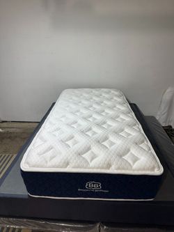 LIKE NEW! Brooklyn Bedding Twin Mattress - Delivery Available