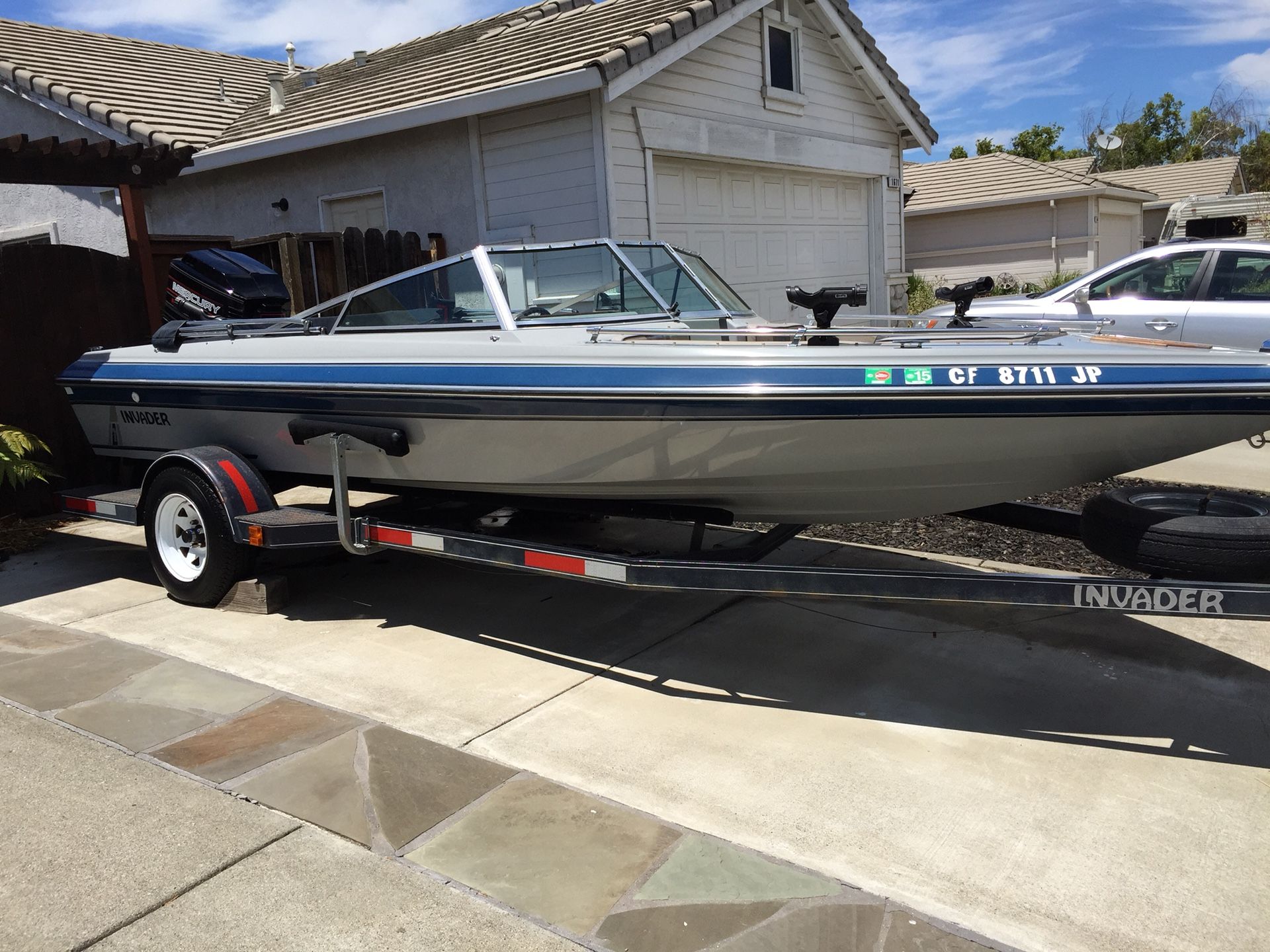FOR SALE 1987 INVADER BOAT