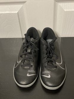 New Nike Size 3 Kids 