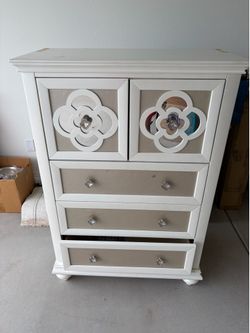 Armoire princess dresser