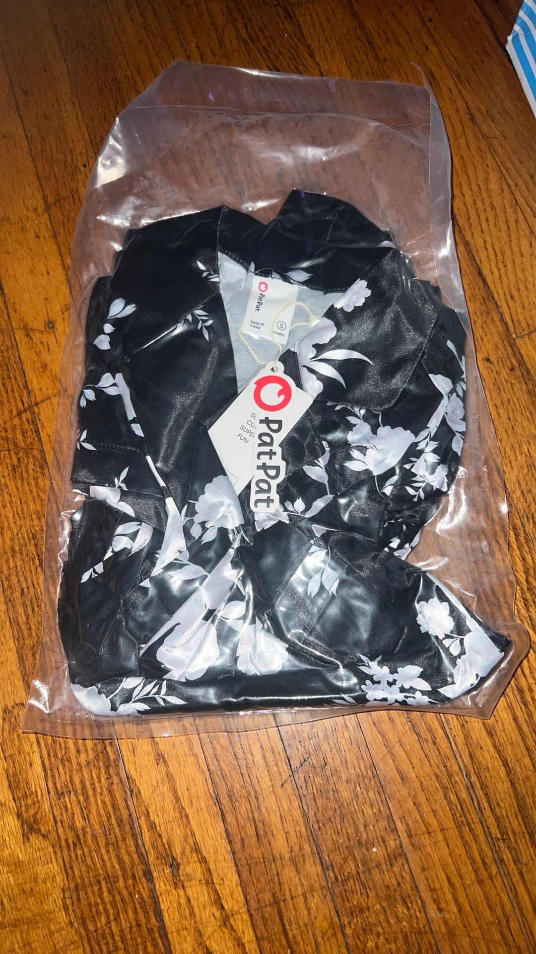 New Women’s Small Silk Pajamas