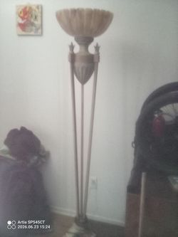 One elegant lamp