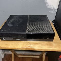 Xbox One (black) (used), Comes With Cables (asking 80$, Give Best Offer)