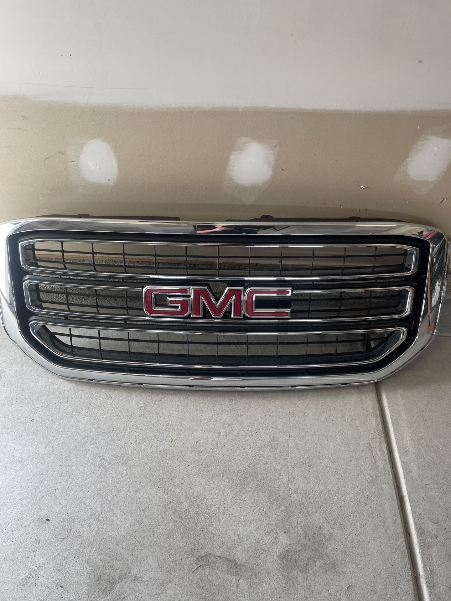 GMC Yukon Grill -2017 Ready To Install !