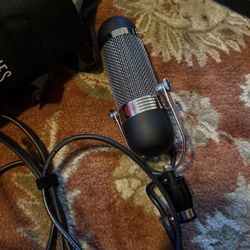 AEA R84 Ribbon Microphone
