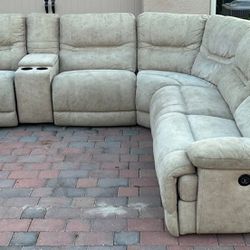 POWER RECLINER BEIGE SECTIONAL COUCH IN GOOD CONDITION - DELIVERY AVAILABLE 🚚