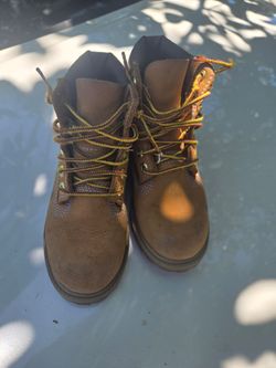 Boy timberland boots size 11