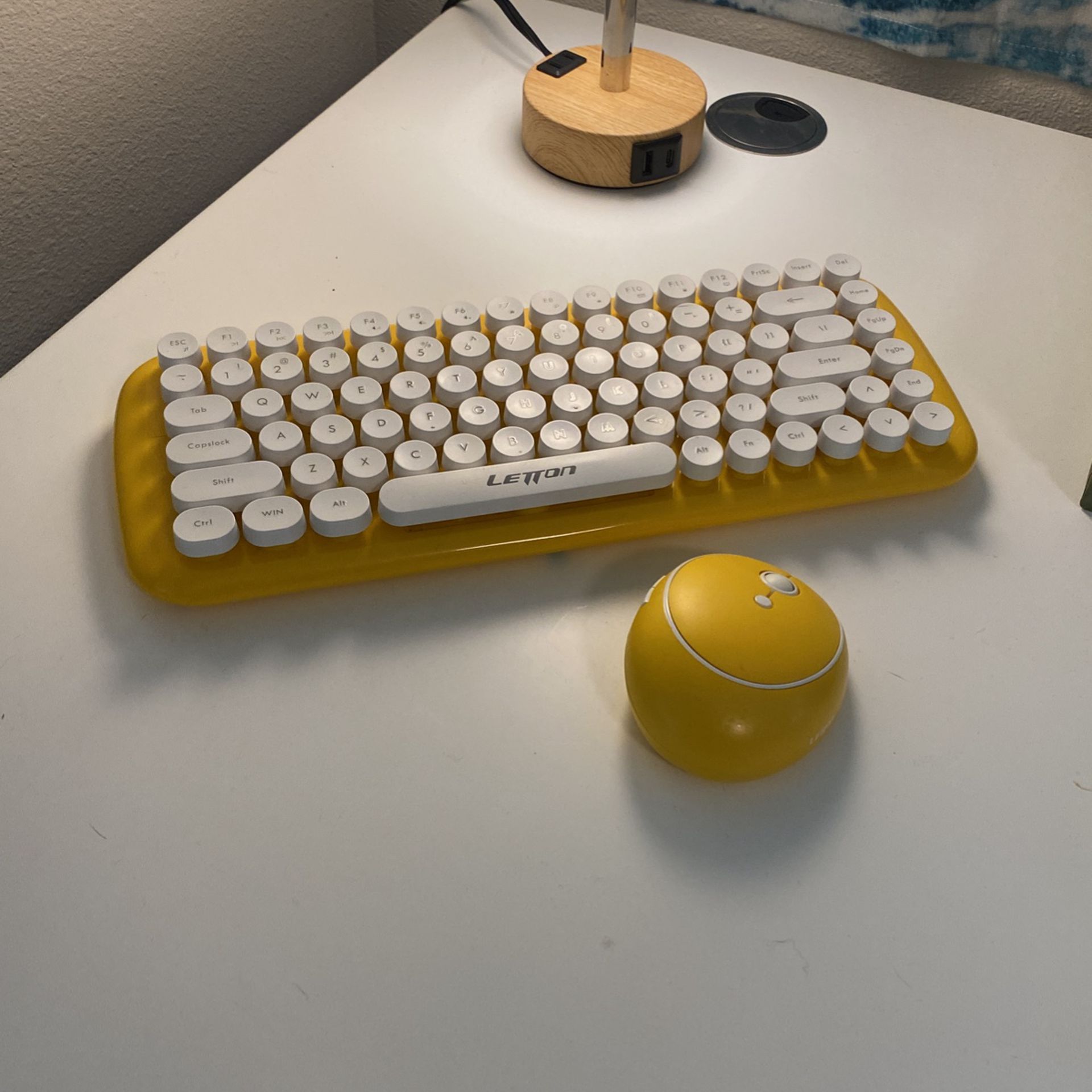 Typewriter Type Keyboard With Mouse