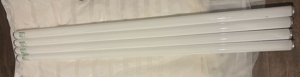 Philips F40T12 Alto Collection fluorescent tube bulbs. (4pk)