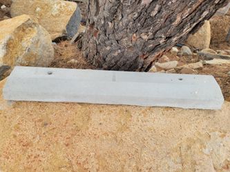 Concrete parking curve