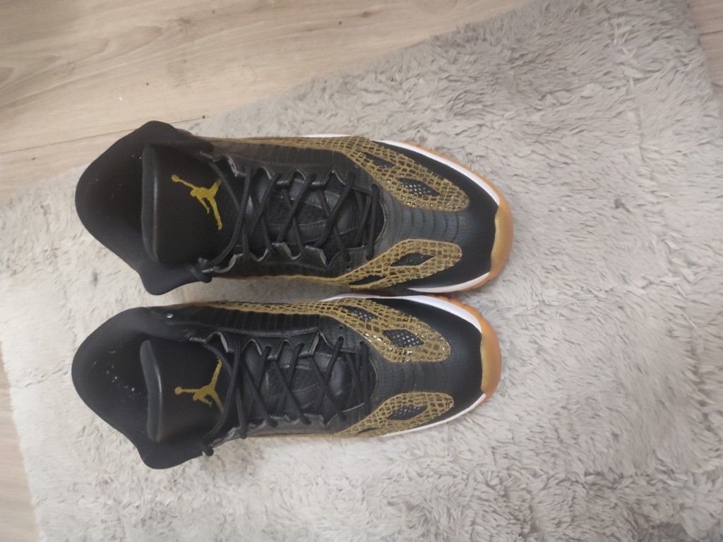 Jordan 11 Low Croc