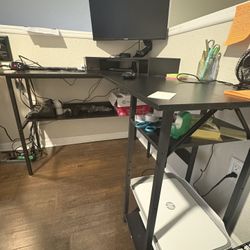 Black Desk