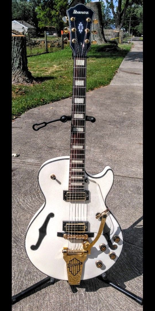 GUITAR IBANEZ AGR73T