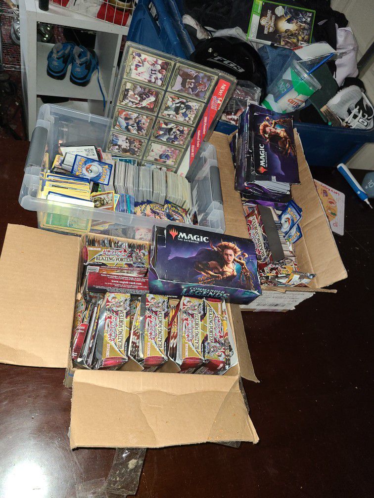 Large Lot Of Pokémon, Magic And Yugioh Cards.