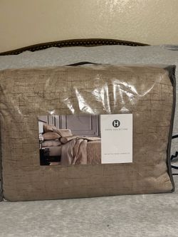 Hotel COLLECTION COVERLET SET!!