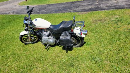 2011 Harley-Davidson Sportster 883 Low