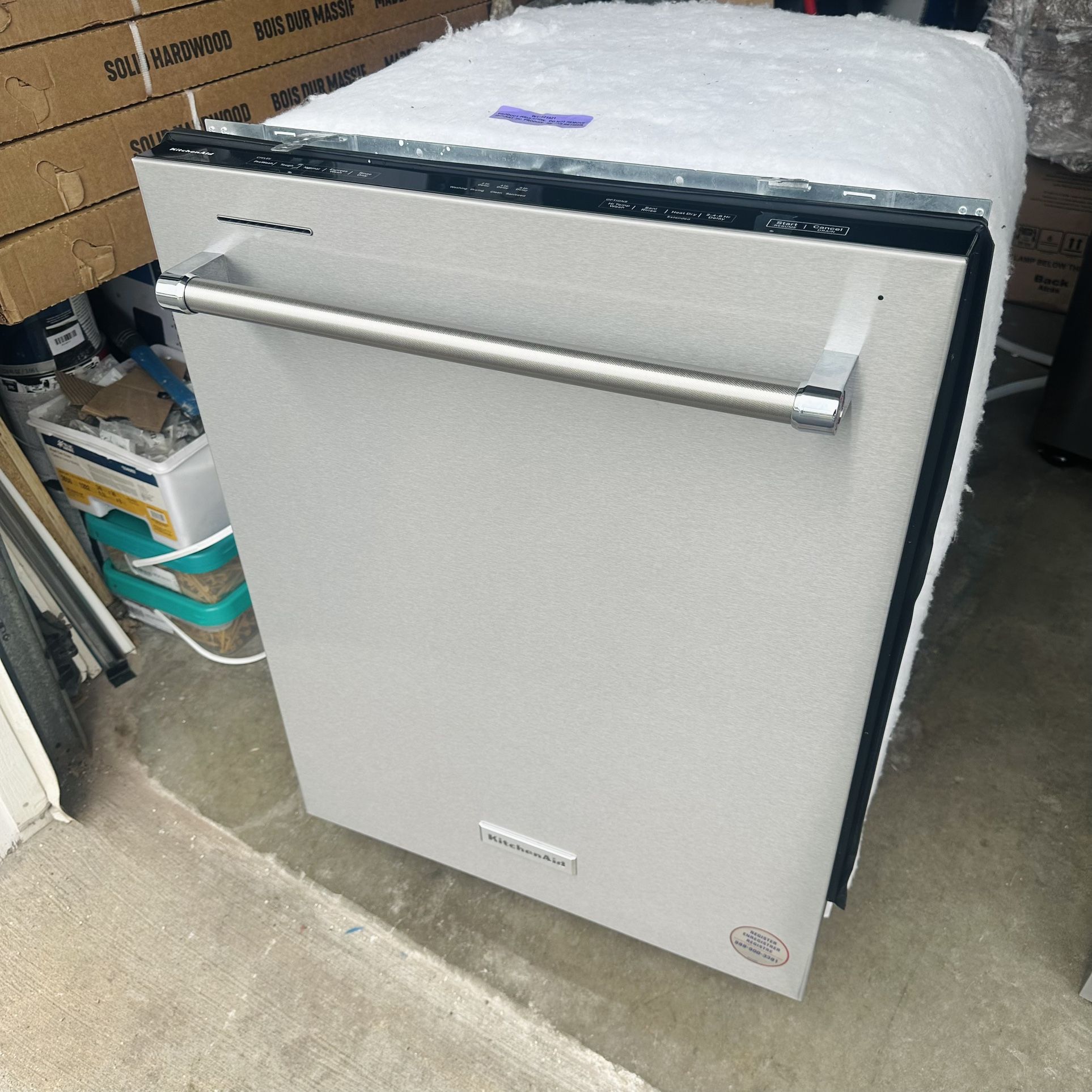 Brand New KitchenAid Dishwasher With FreeFlex 3rd Rack. (Stainless-Steel)