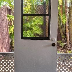 Puerta 32x.79