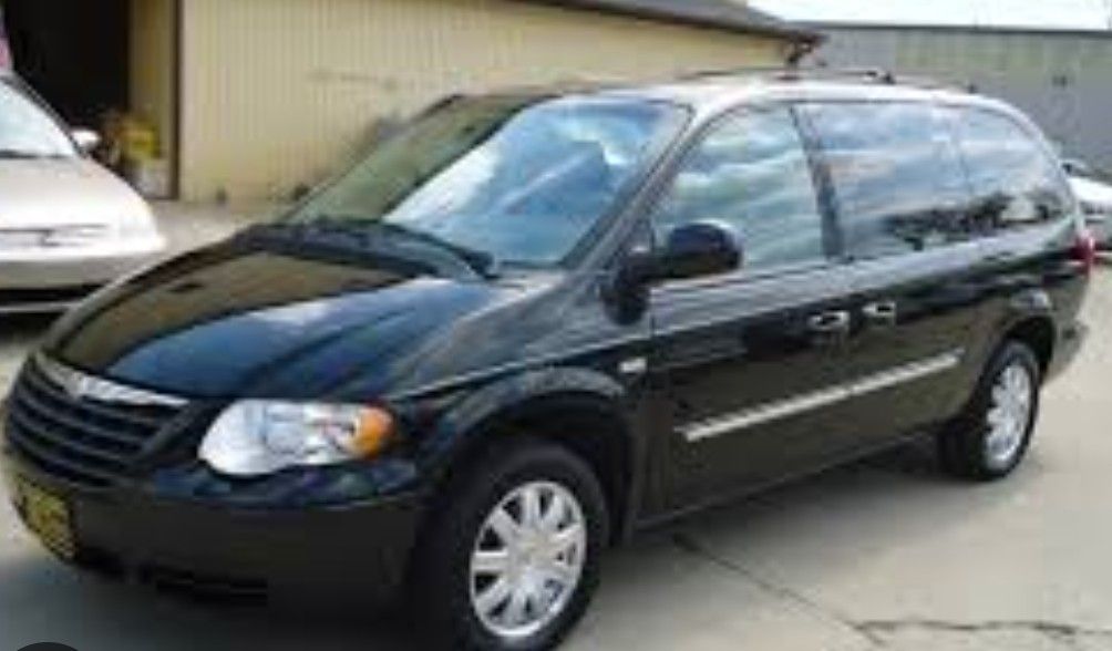 Parts from 2006 Chrysler Town & Country - Running Engine! Clean Title!