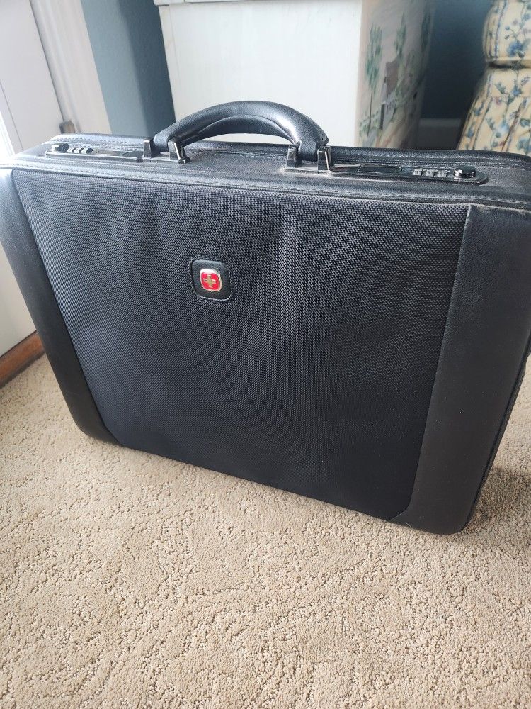 Wenger ESCORT Computer Attache Case