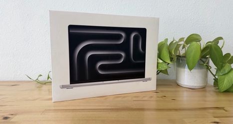 Brand New, Sealed M5 Max 14” 2TB / 36GB 18-Core CPU / 32-Core GPU Silver