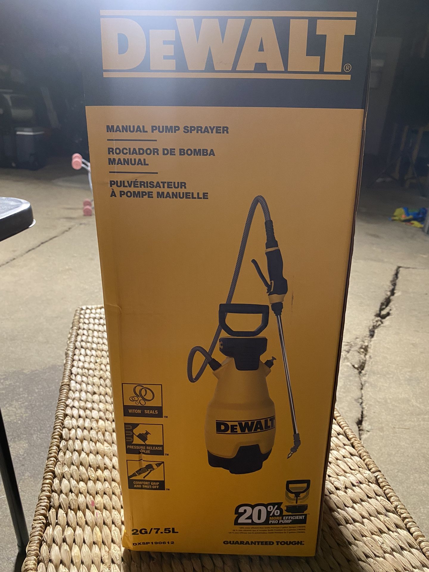 DeWalt Manual Pump Sprayer for Sale in Irving, TX OfferUp