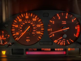 CLUSTER SPEEDOMETER BMW E39 540i 530i