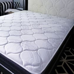 NEW KING PLUSH PILLOW TOP MATTRESS WITH BOX SPRING